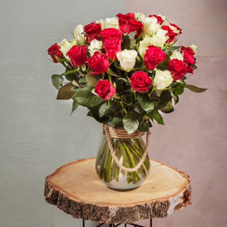 Bouquet de 35 roses rouges et blanches