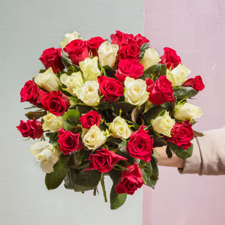 Bouquet de 35 roses rouges et blanches