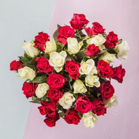 Bouquet de 35 roses rouges et blanches